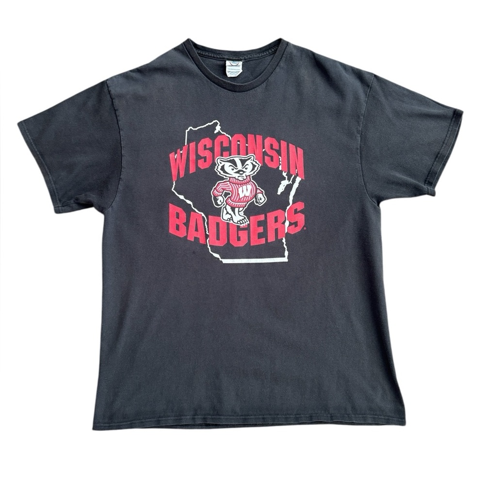 Vintage Y2K Wisconsin Badgers Tshirt